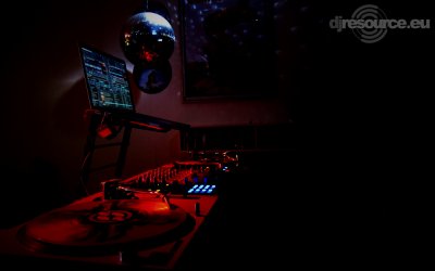 Our MEMBERS can Enlarge : Booth with New Traktor Clear Vinyl